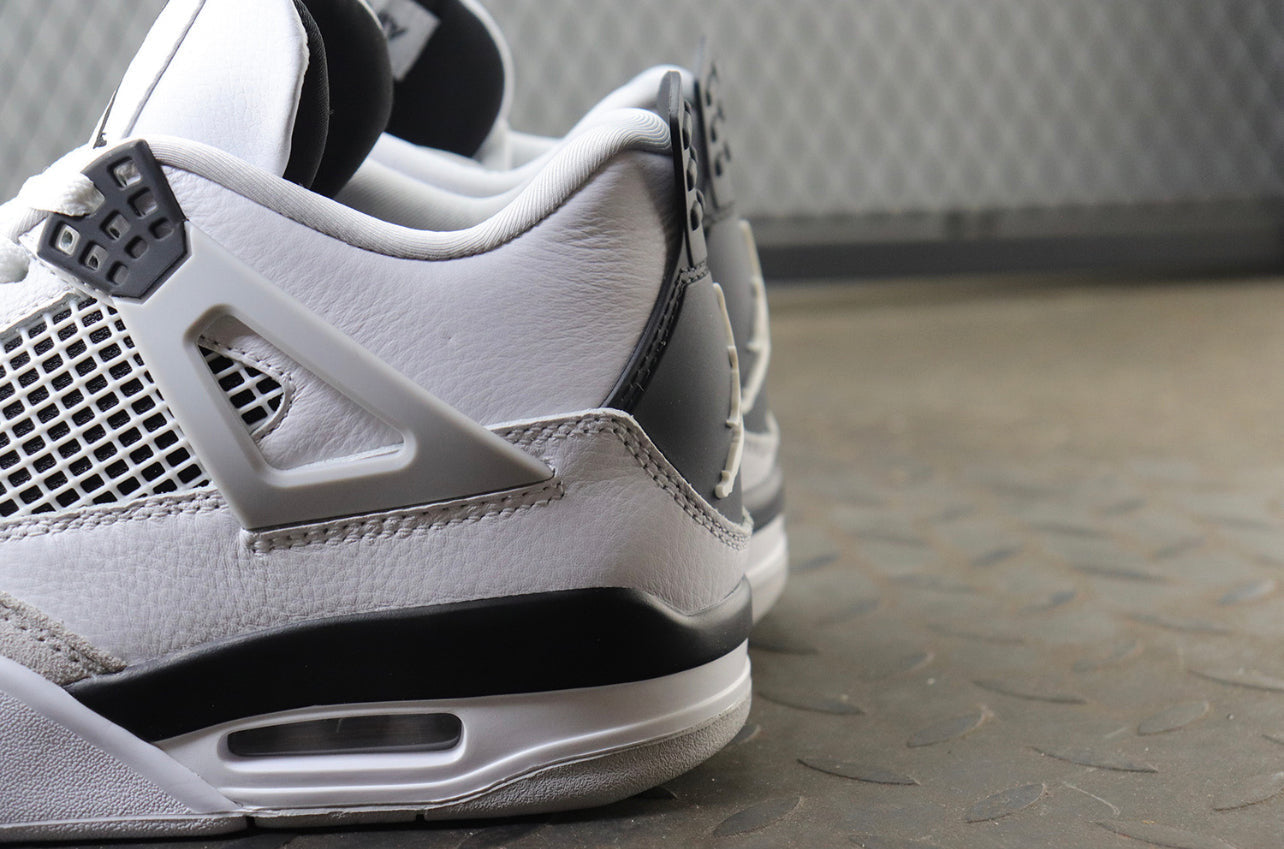 Air Jordan 4 Pure Money Black