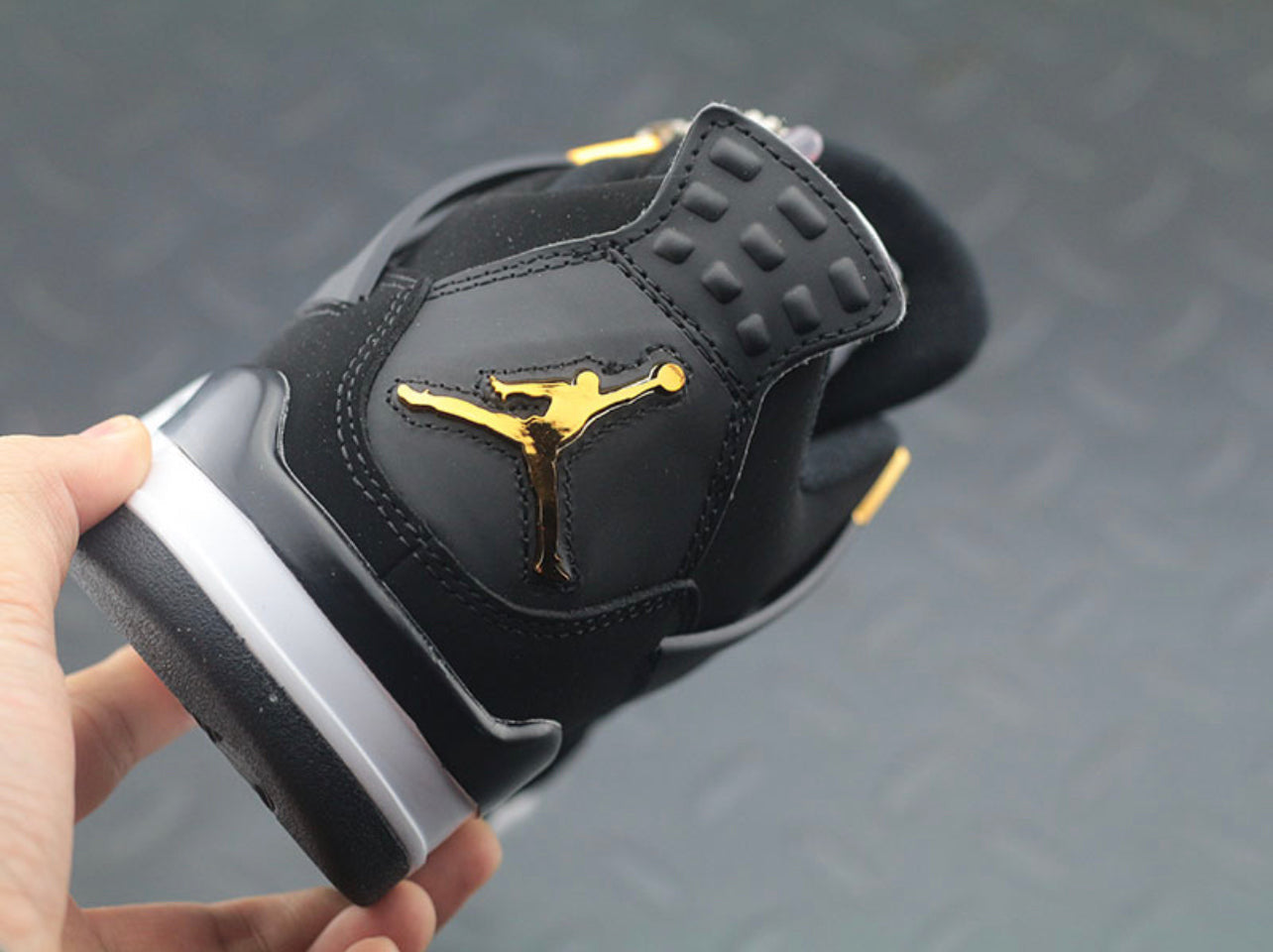 Air Jordan 4 Royal