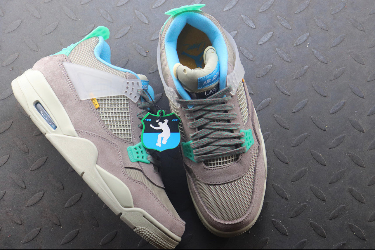 Air Jordan 4 Taupe Haze