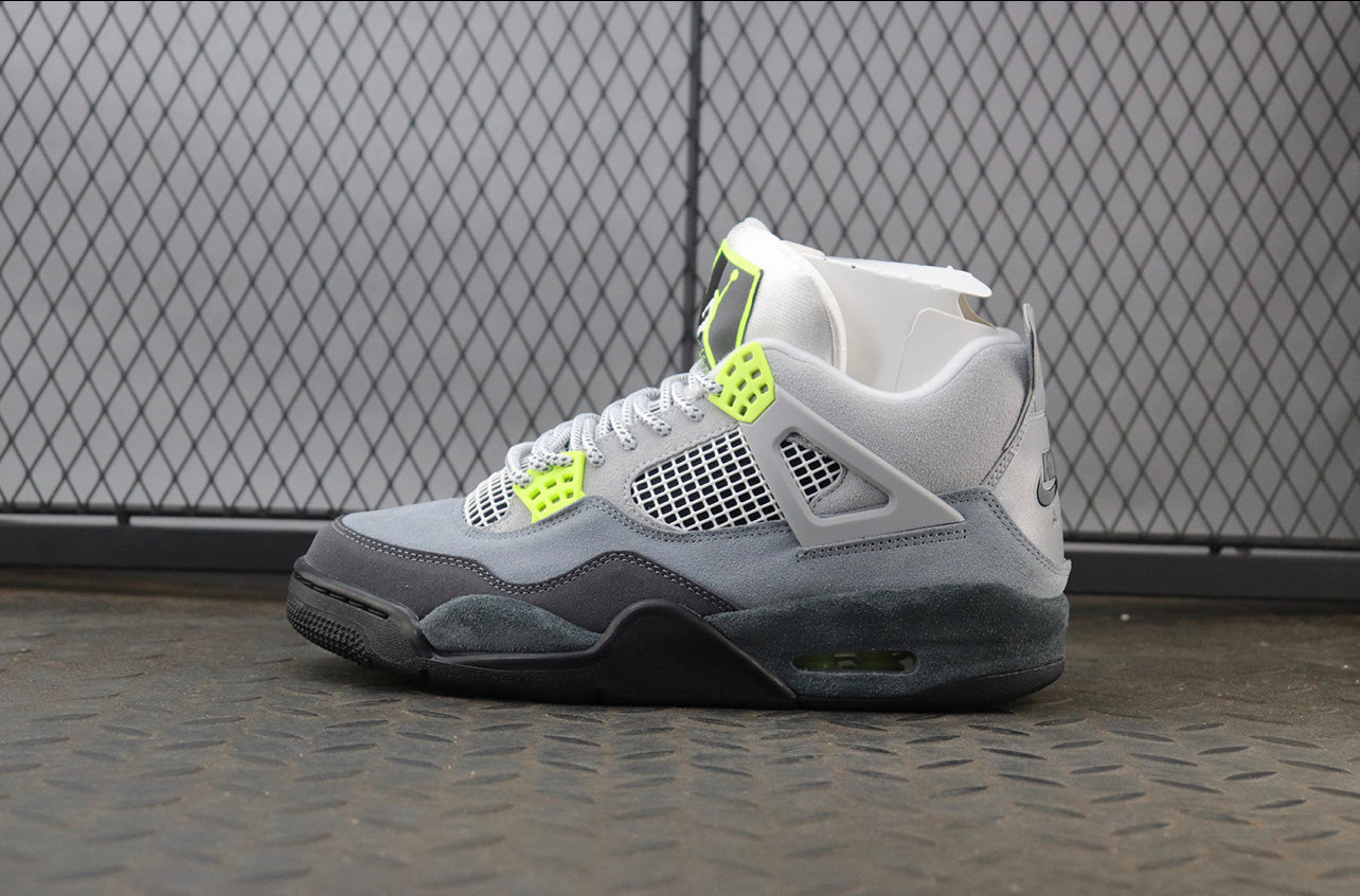 Air Jordan 4 SE Neon