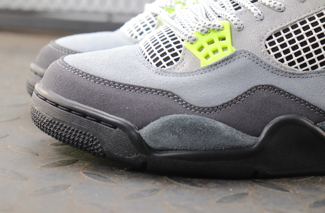 Air Jordan 4 SE Neon