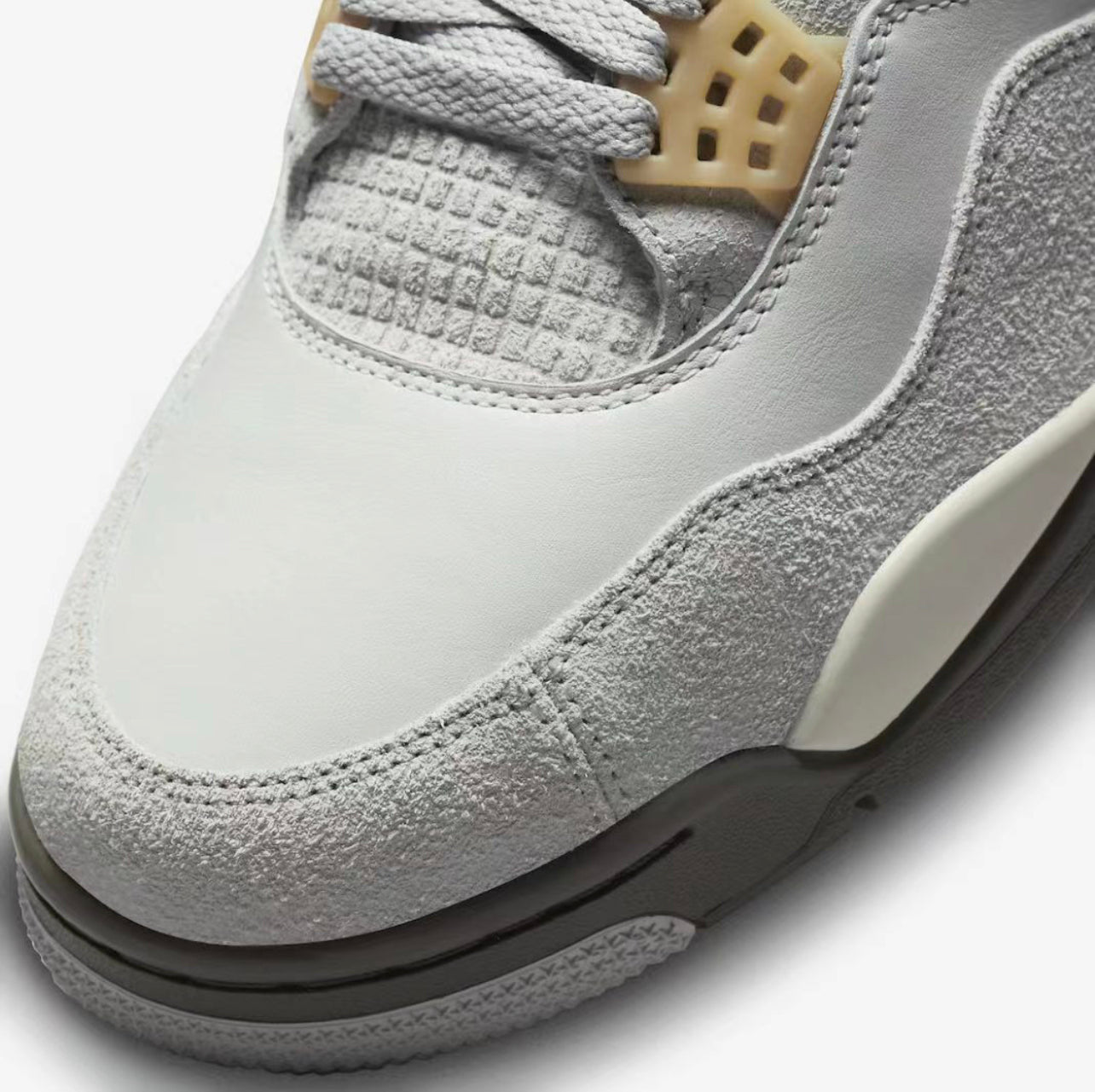 Air Jordan 4 Photon Dust
