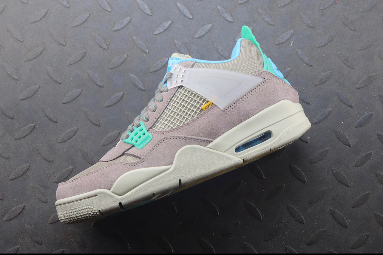 Air Jordan 4 Taupe Haze