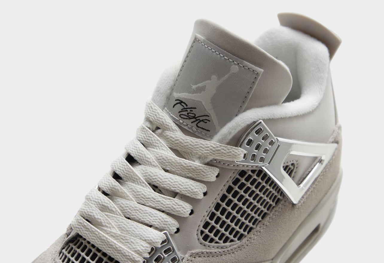 Air Jordan 4 Frozen Moments