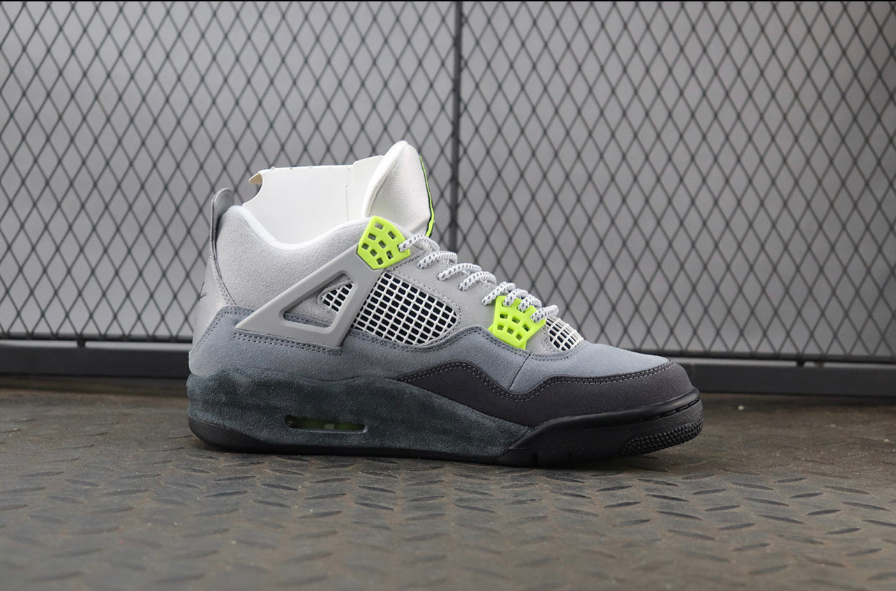 Air Jordan 4 SE Neon