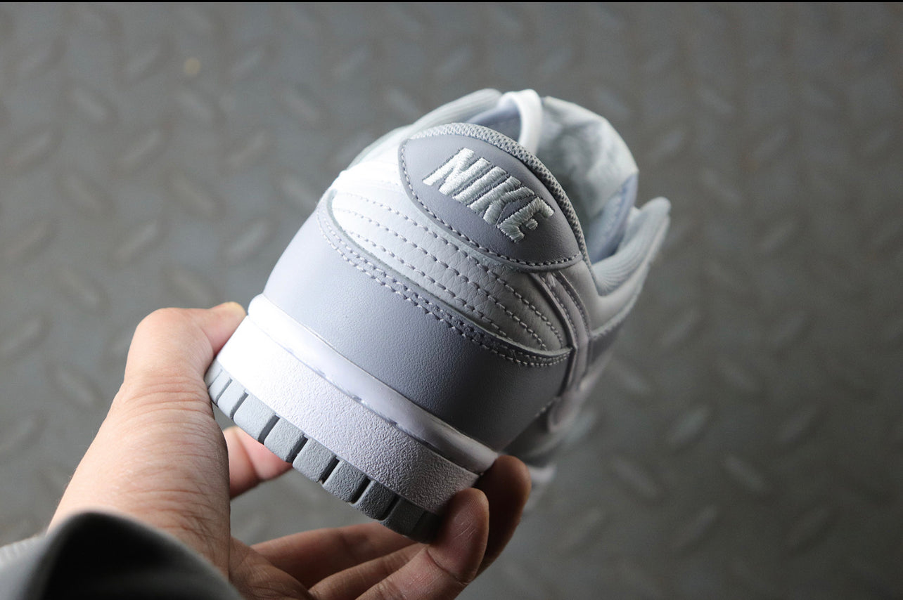 Dunk SB Low Grey-White