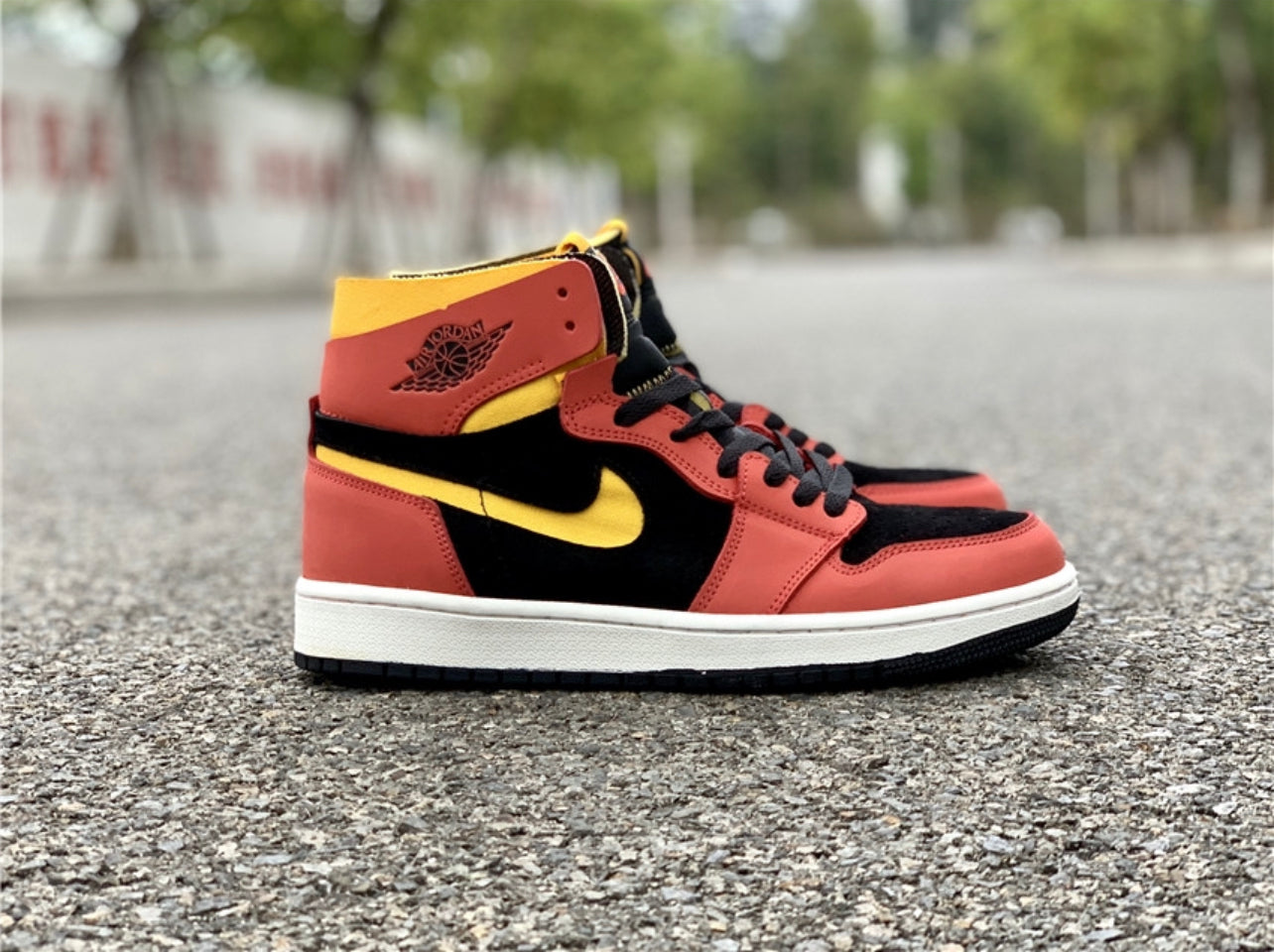 Air Jordan 1 Shattered Yellow-Orange
