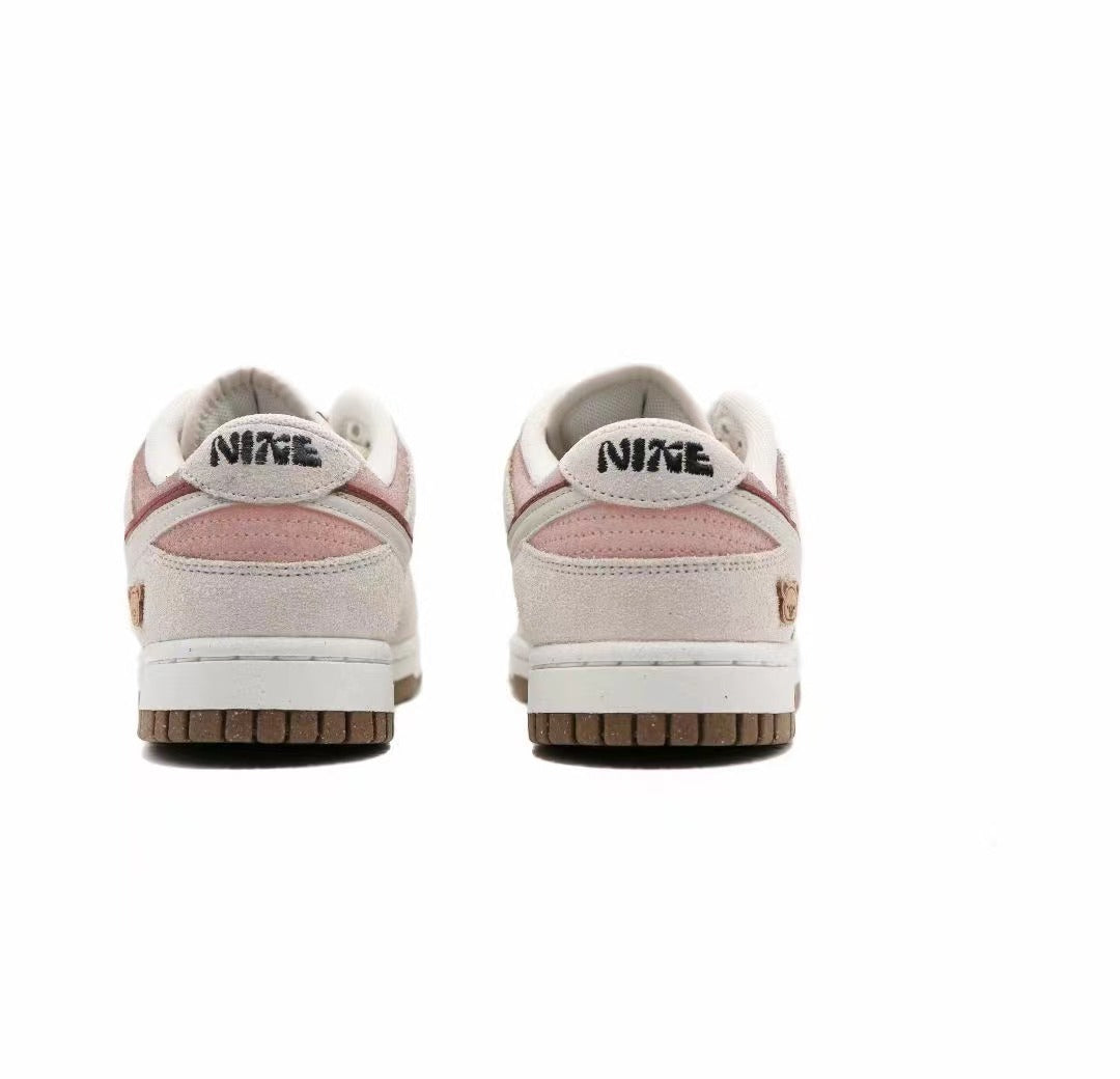 Dunk Low SE 85