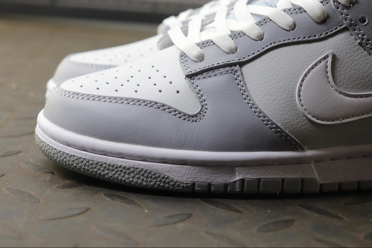Dunk SB Low Grey-White
