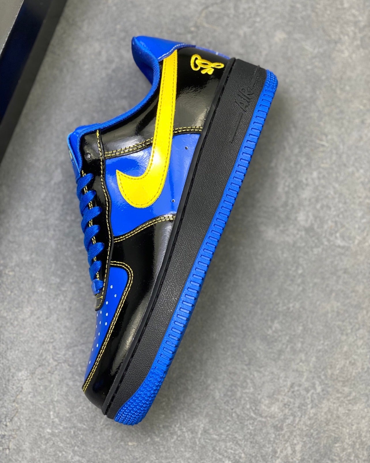 Air Force 1 Low Syna World