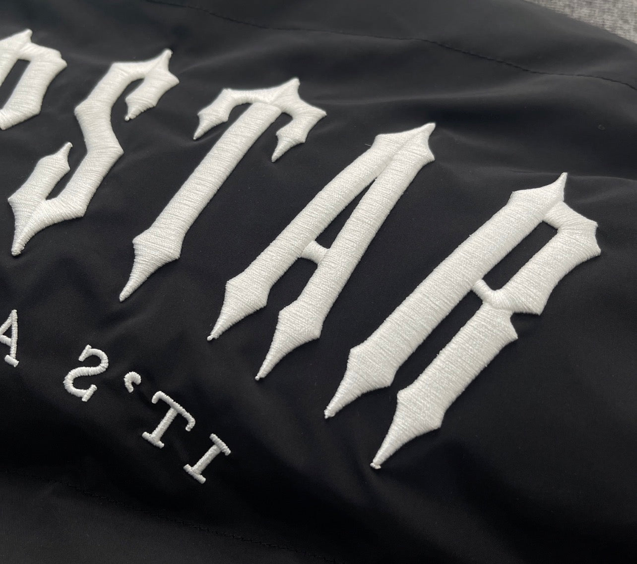 Trapstar Irongate Arch Reversible Puffer Jacket