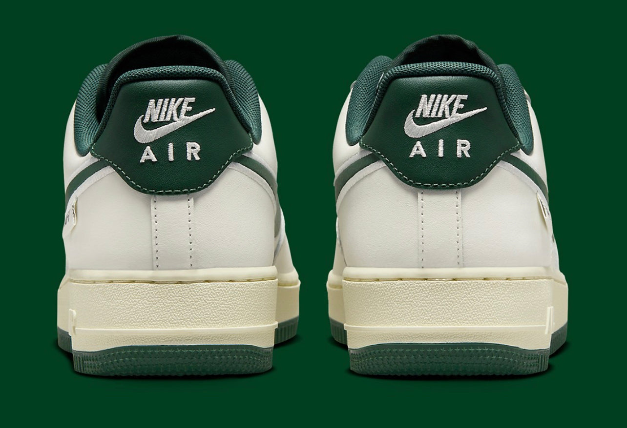 Nike air force 1 green sales and white