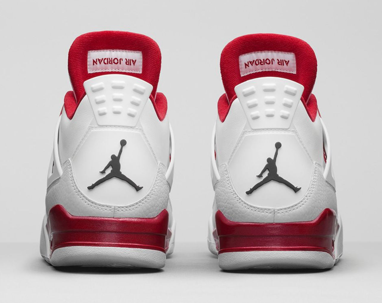 Air Jordan 4 Alternate