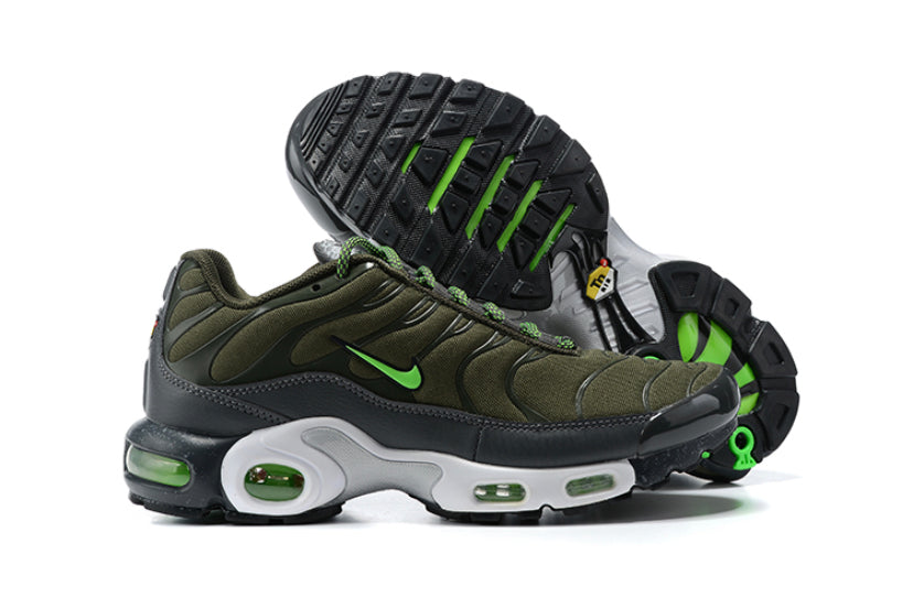 Nike tn hotsell green and black